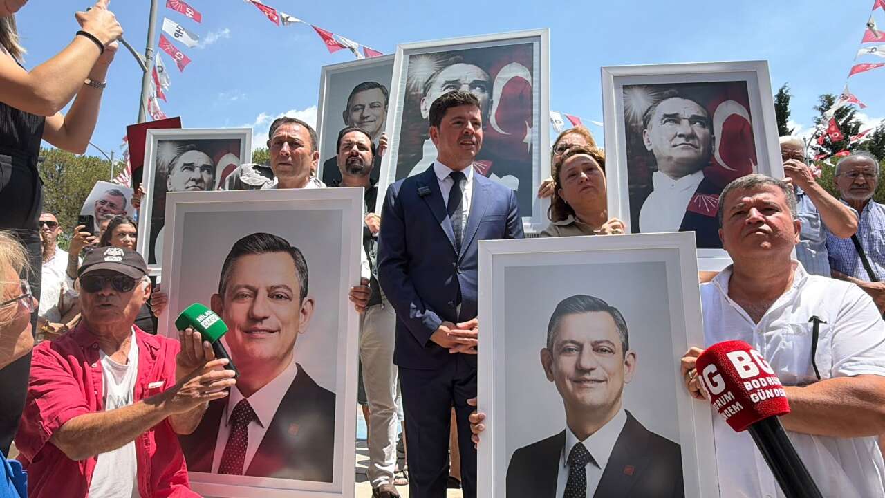 Nail Kızıl ve Yönetimi CHP'den Ayrıldı:” Burayı Tertemiz Bırakıyoruz, Bıraktığımız Gibi Bulmak İstiyoruz” 13